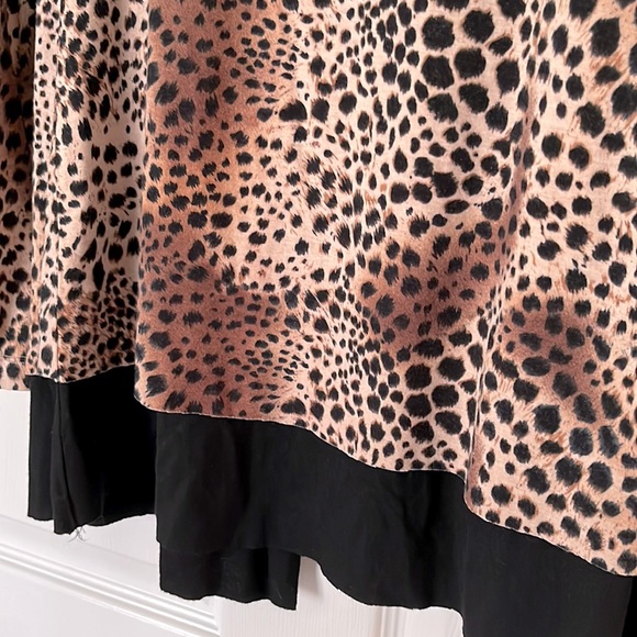 LIKE NEW ISABELLA RODRIGUEZ LIGHTWEIGHT LAYERED JACKET - ANIMAL PRINT SIZE L - Picture 6 of 6